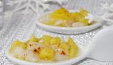 Tartare de Saint-Jacques vanille, ananas et piment d’Espelette… HO HO HO !!!